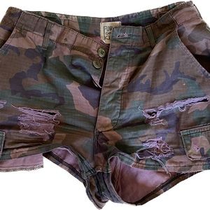 LF Furst of a kind high waisted camo shorts